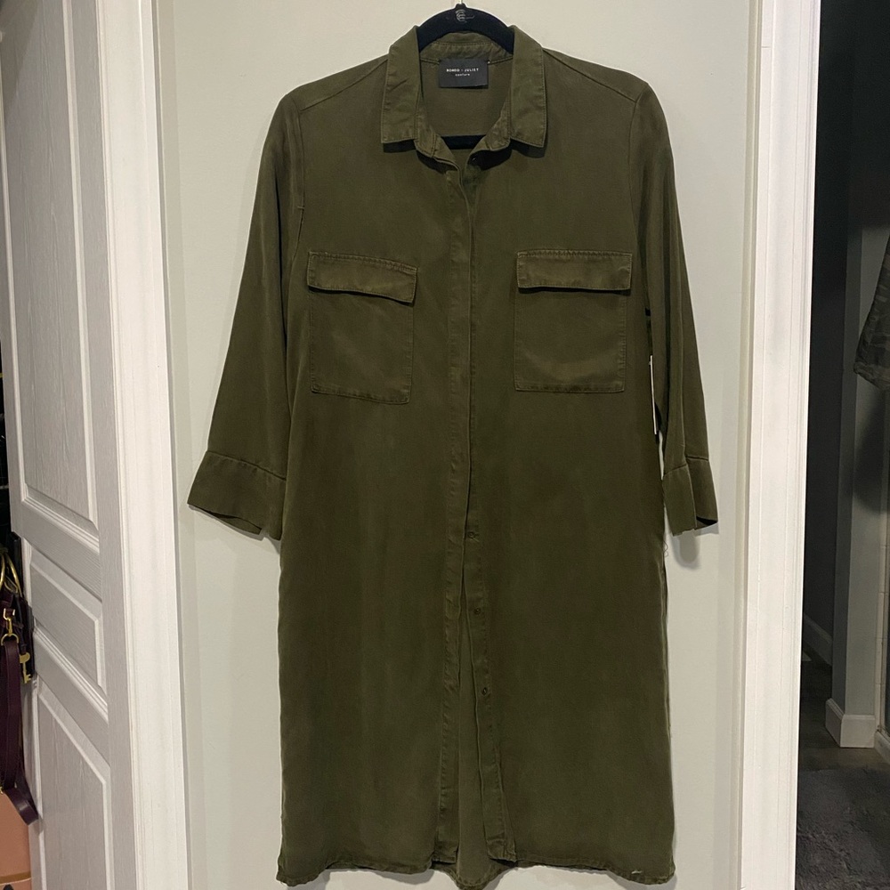‘Romeo & Juliet Couture’ Hunter Green button up